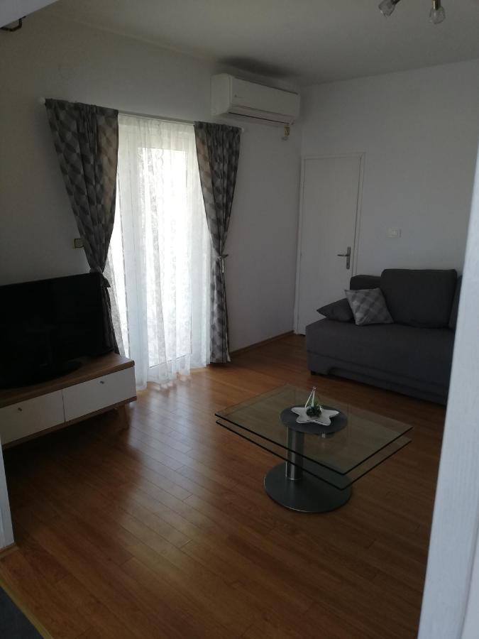 Apartman G&L Grebastica Bagian luar foto