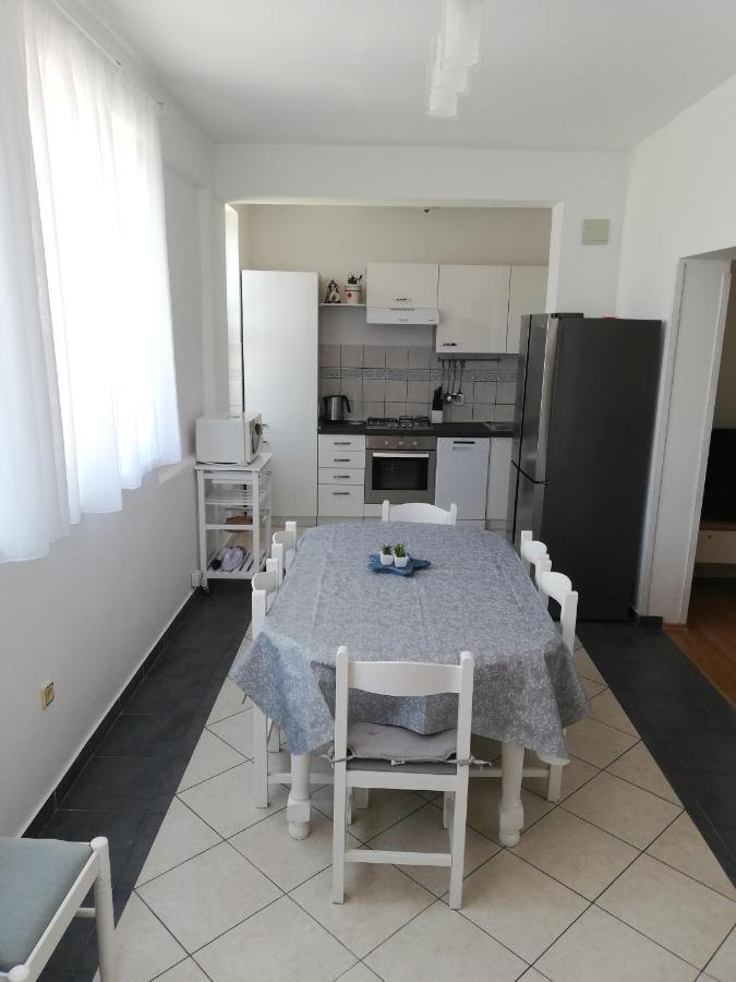 Apartman G&L Grebastica Bagian luar foto