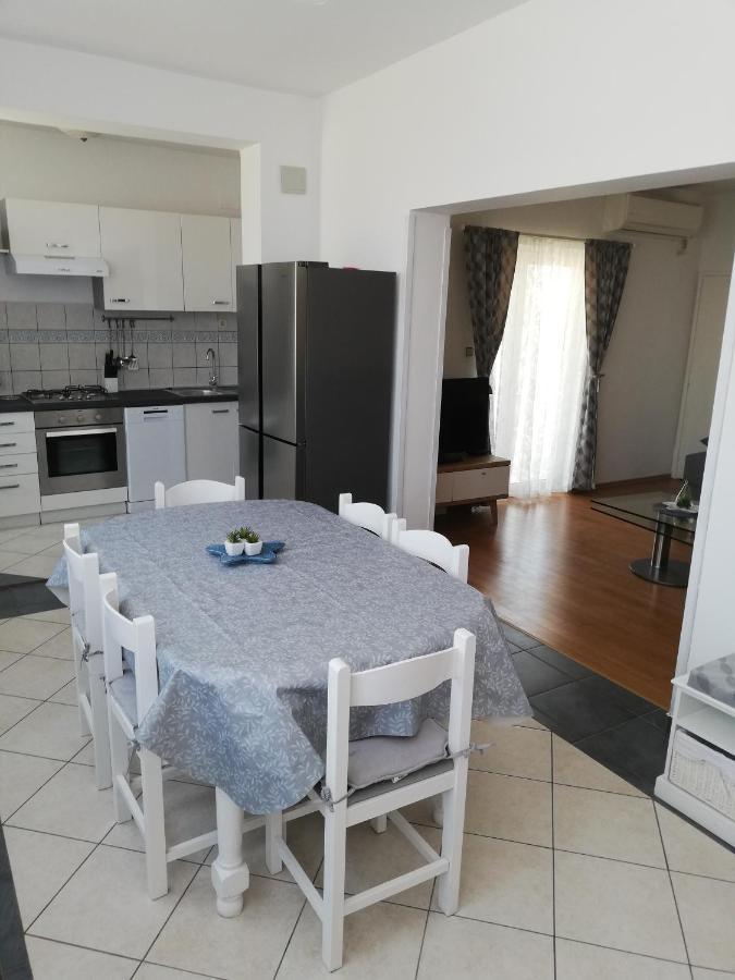 Apartman G&L Grebastica Bagian luar foto